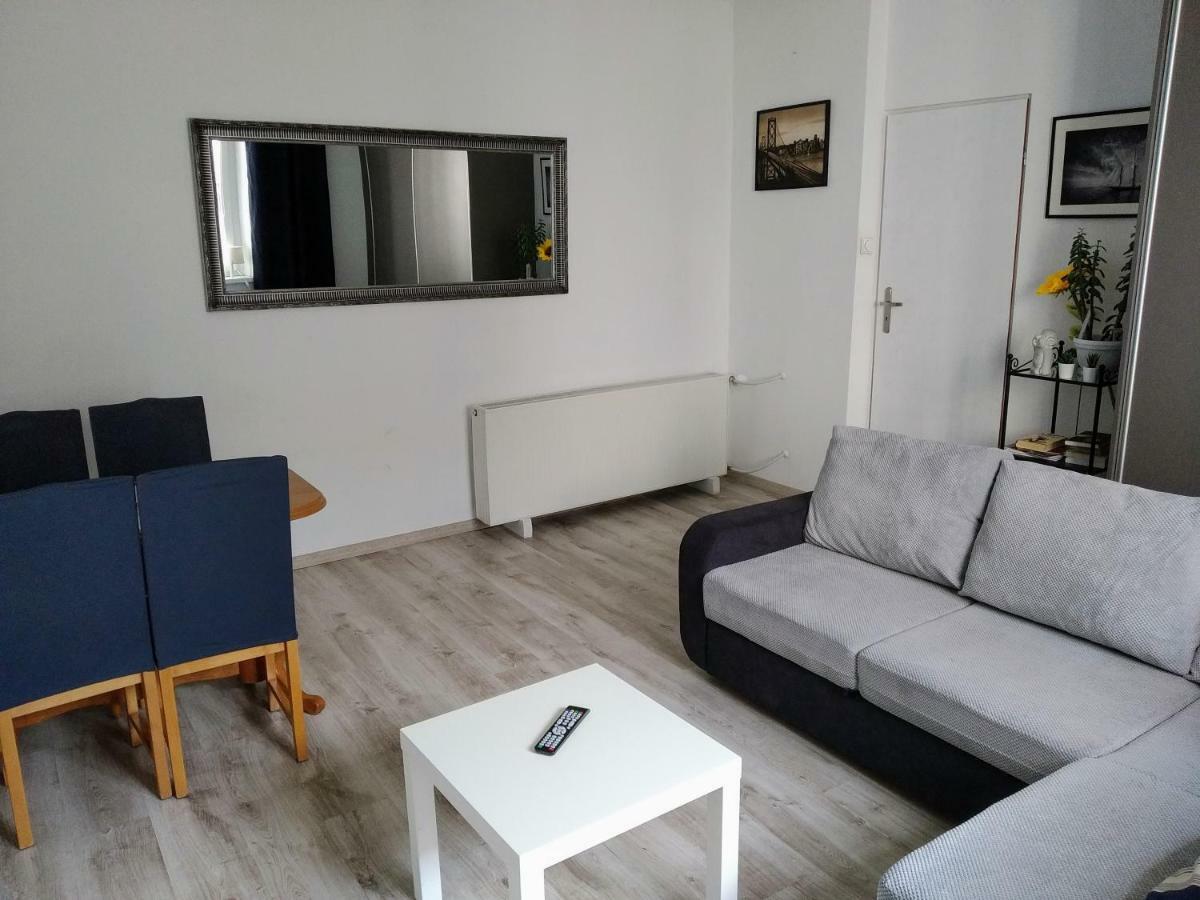 Zacisze Starowki Apartment Torun Exterior photo